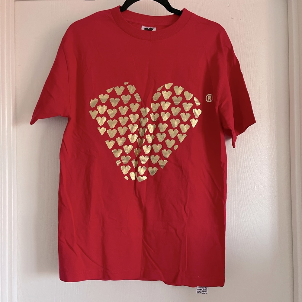 TWELVE BAR Red Gold Heart Tshirt Size Medium